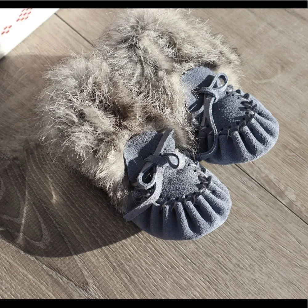 Laurentian Chief infant moccasins
